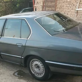 BMW 7 Series 1989