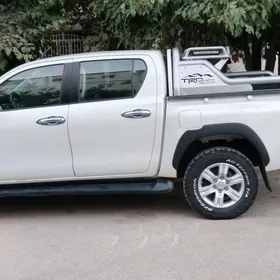 Toyota Hilux 2016