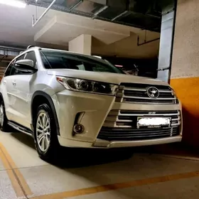 Toyota Highlander 2019