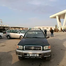 Nissan Pathfinder 2000
