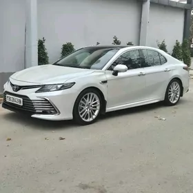 Toyota Camry 2021