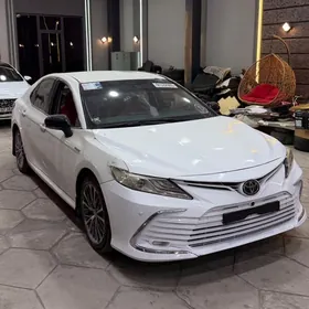 Toyota Camry 2021