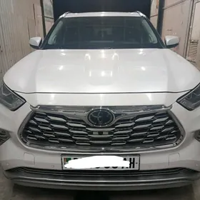 Toyota Highlander 2022