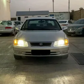 Toyota Camry 2000