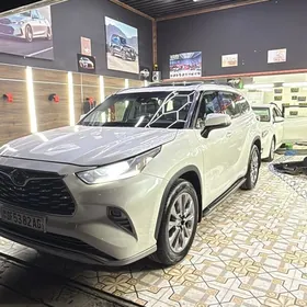 Toyota Highlander 2021