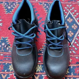 Новые рабочие ботинки