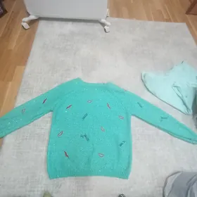 Вязанный свитер