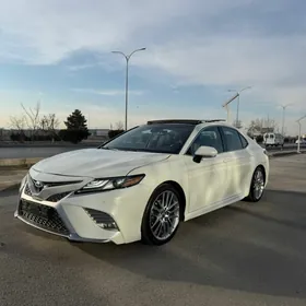 Toyota Camry 2018