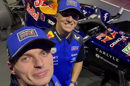 «Red Bull» uçaryň kömegi bilen 2026-njy ýyldaky «Formula-1» möwsümi üçin ulagyny tanyşdyrdy