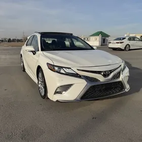 Toyota Camry 2018