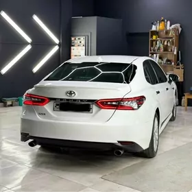 Toyota Camry 2018