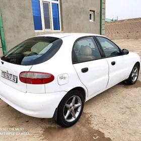 Daewoo Lanos 1999
