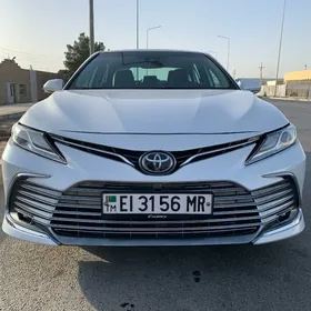 Toyota Camry 2021