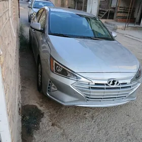 Hyundai Elantra 2020