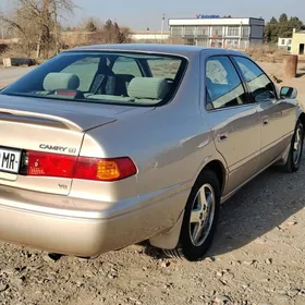 Toyota Camry 2000