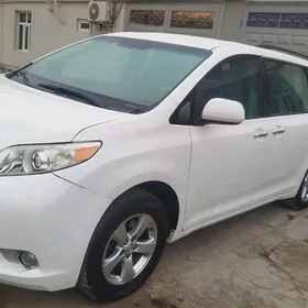 Toyota Sienna 2013