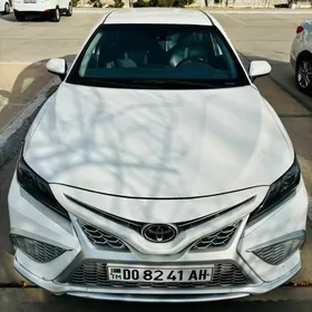 Toyota Camry 2021