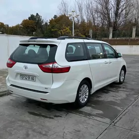 Toyota Sienna 2017