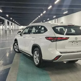 Toyota Highlander 2021