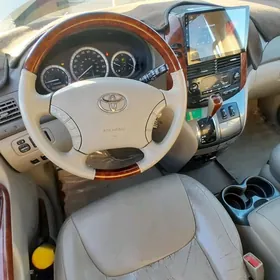 Toyota Sienna 2004