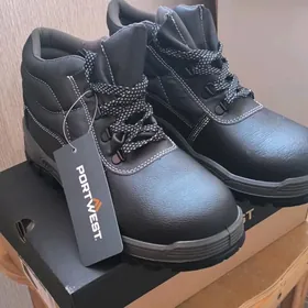 Ботинки новые фирменые 2025год