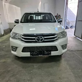 Toyota Hilux 2025