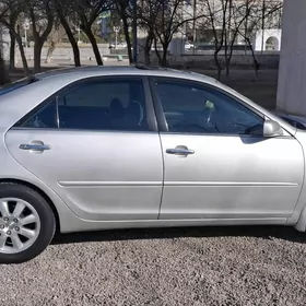 Toyota Camry 2004