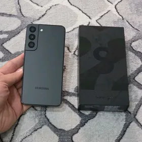 Samsung S22. 8/128