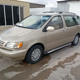 Toyota Sienna 2001