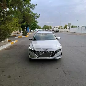 Hyundai Elantra 2022