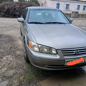 Toyota Camry 2001