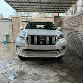 Toyota Land Cruiser Prado 2022