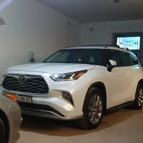 Toyota Highlander 2020