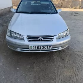 Toyota Camry 2000