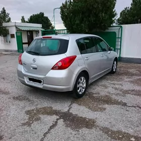 Nissan Tiida 2006
