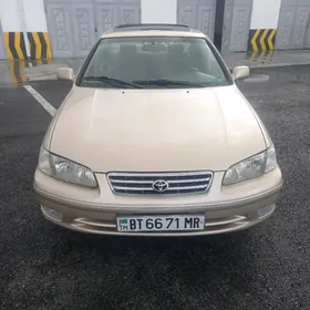 Toyota Camry 2000