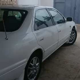 Toyota Camry 2000