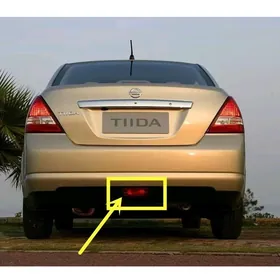 Nissan Versa Tiida stopnik