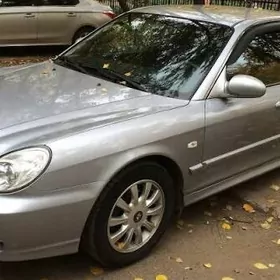 Hyundai Sonata 2004