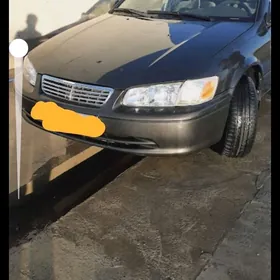 Toyota Camry 2001