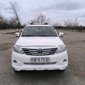 Toyota Fortuner 2012