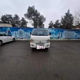 Nissan Urvan 2007