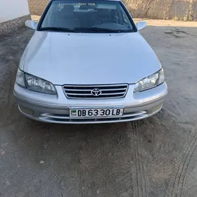Toyota Camry 2000