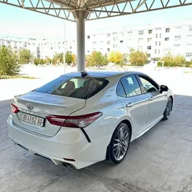 Toyota Camry 2018