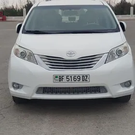Toyota Sienna 2013
