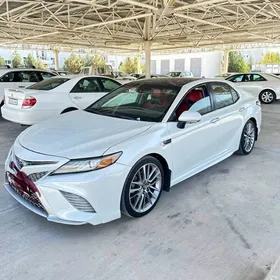 Toyota Camry 2018