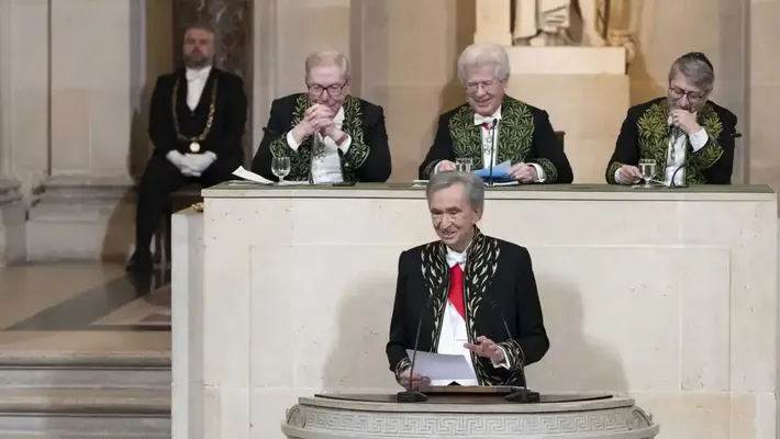 Глава LVMH Бернар Арно стал членом Академии моральных и политических наук Франции