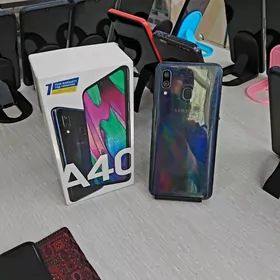 SAMSUNG A40