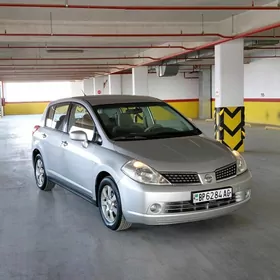 Nissan Tiida 2008