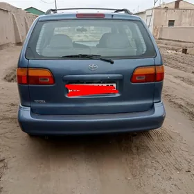 Toyota Sienna 1999